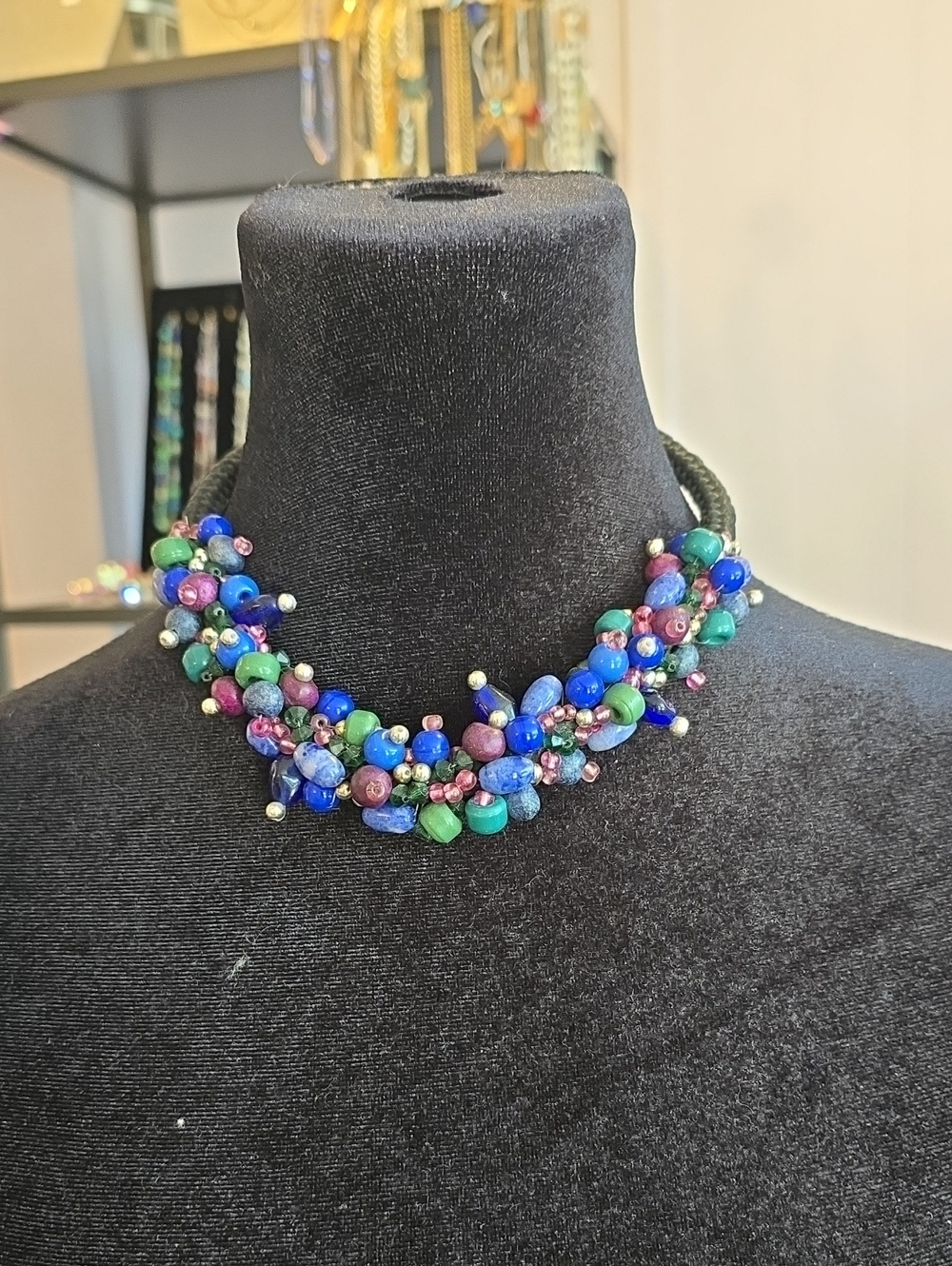 VTG Multicolor Beaded Choker Necklace